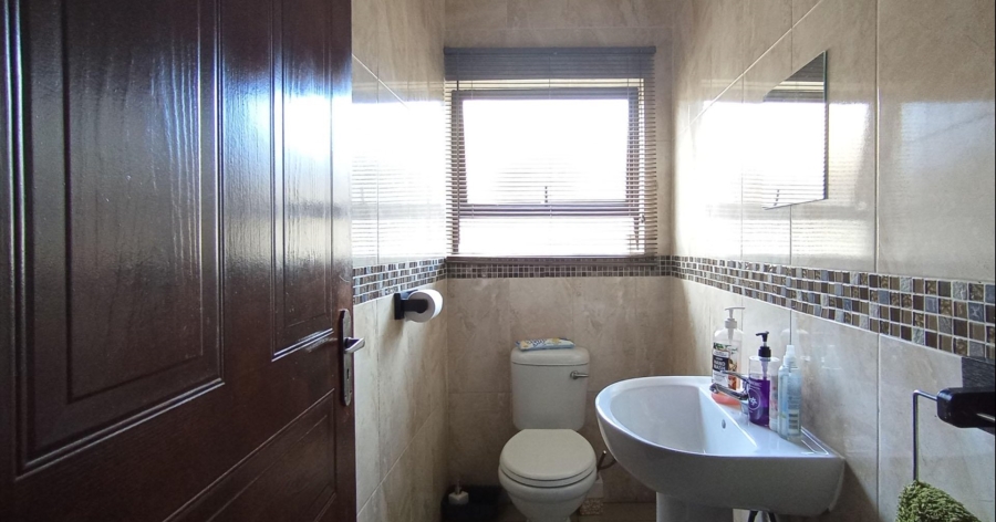 3 Bedroom Property for Sale in Thatchfield Glen Gauteng