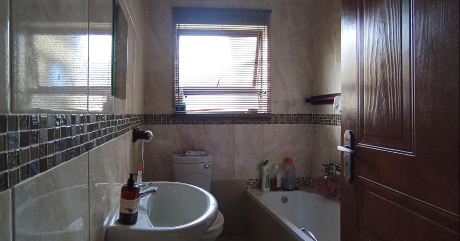 3 Bedroom Property for Sale in Thatchfield Glen Gauteng