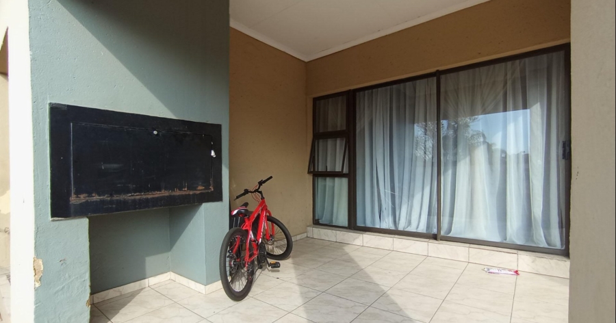 3 Bedroom Property for Sale in Thatchfield Glen Gauteng