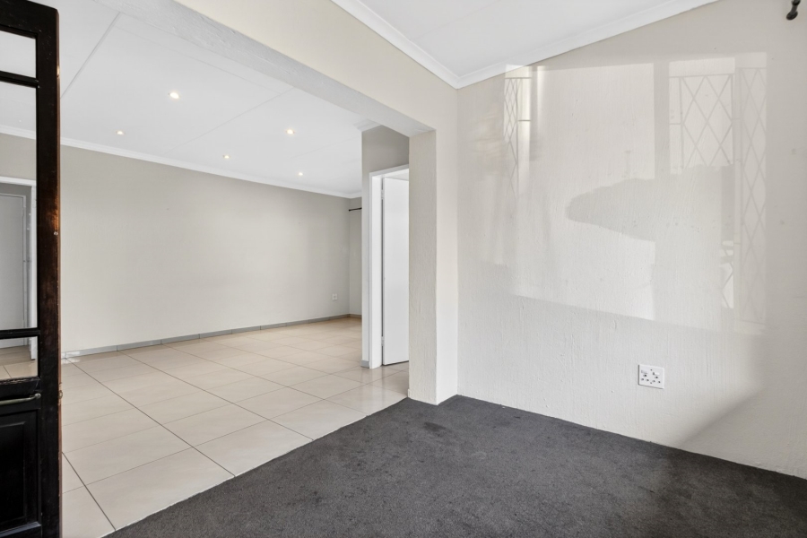 To Let 12 Bedroom Property for Rent in Bryanston Gauteng