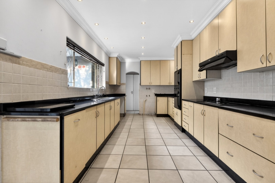 To Let 12 Bedroom Property for Rent in Bryanston Gauteng