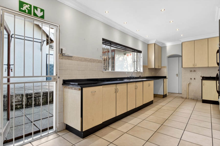 To Let 12 Bedroom Property for Rent in Bryanston Gauteng