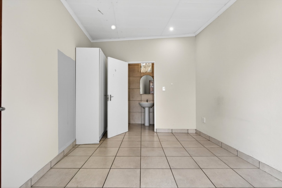 To Let 12 Bedroom Property for Rent in Bryanston Gauteng