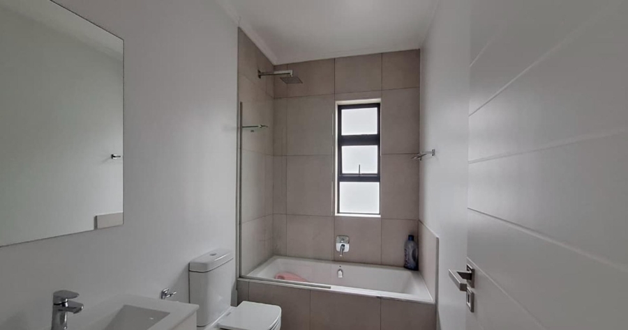 4 Bedroom Property for Sale in Broadacres Gauteng