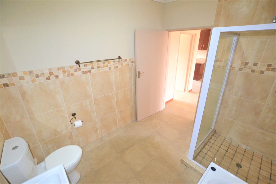 To Let 2 Bedroom Property for Rent in Monument Gauteng