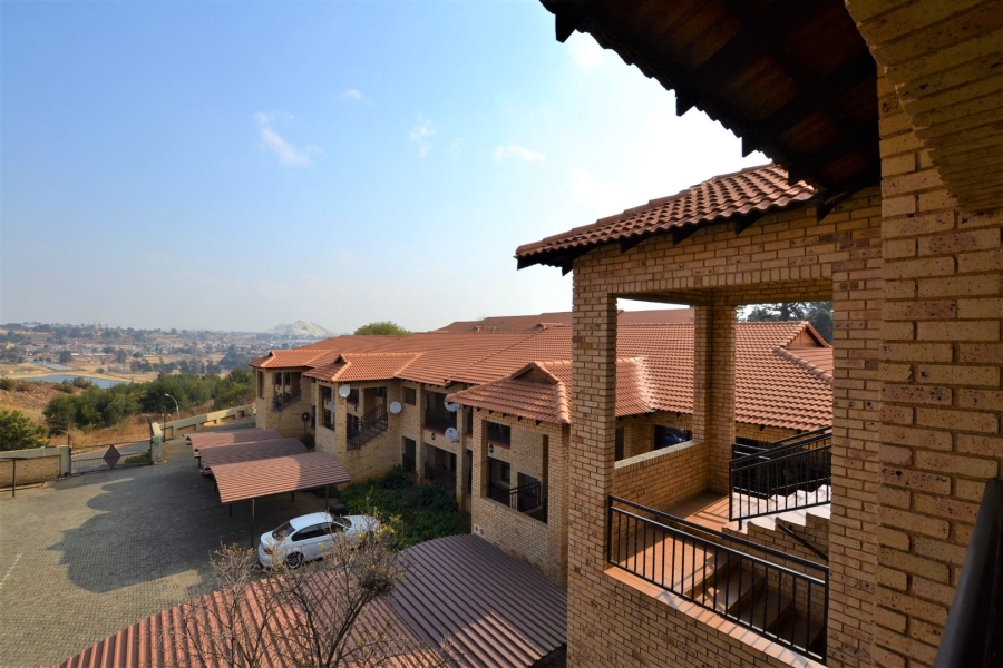 To Let 2 Bedroom Property for Rent in Monument Gauteng