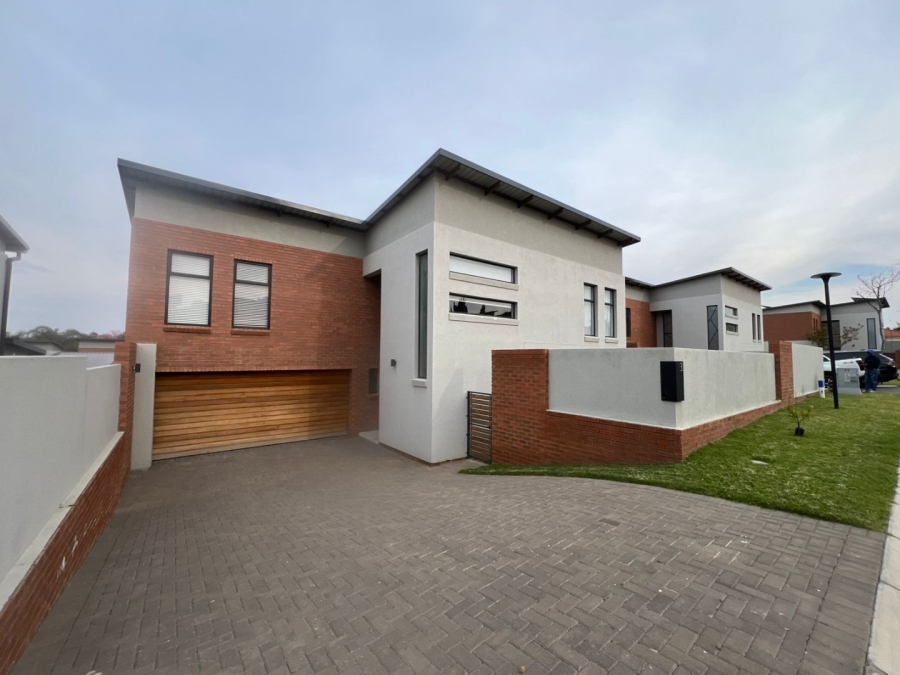 4 Bedroom Property for Sale in Carlswald Gauteng