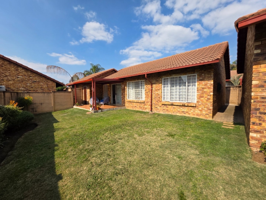 2 Bedroom Property for Sale in Equestria Gauteng