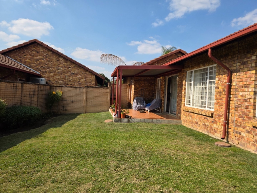 2 Bedroom Property for Sale in Equestria Gauteng