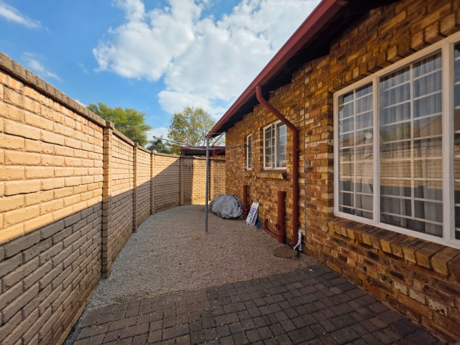 2 Bedroom Property for Sale in Equestria Gauteng