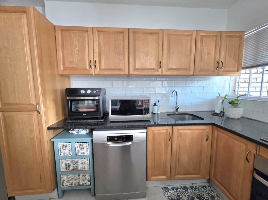 3 Bedroom Property for Sale in La Montagne Gauteng