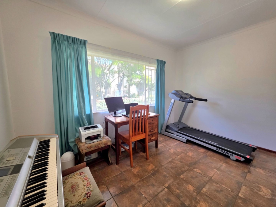 3 Bedroom Property for Sale in La Montagne Gauteng