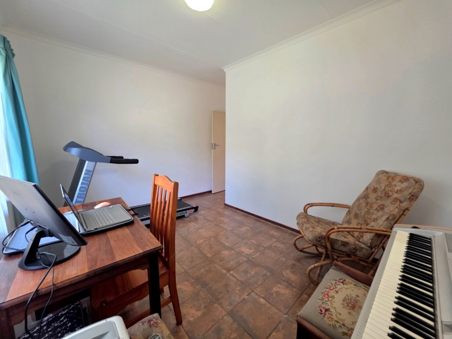 3 Bedroom Property for Sale in La Montagne Gauteng