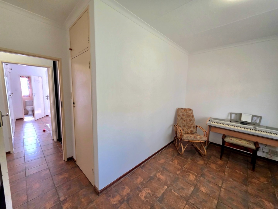 3 Bedroom Property for Sale in La Montagne Gauteng