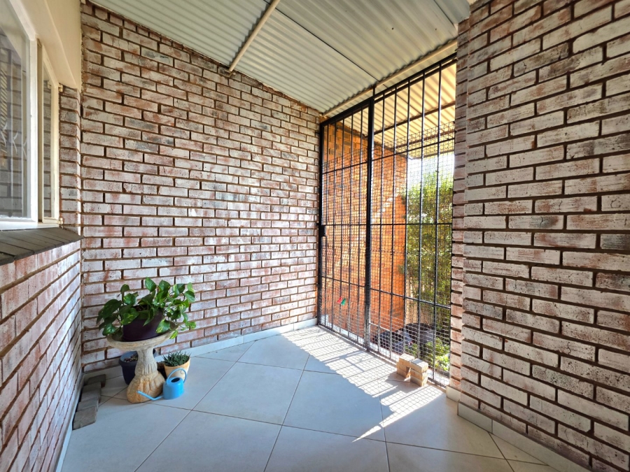 3 Bedroom Property for Sale in La Montagne Gauteng