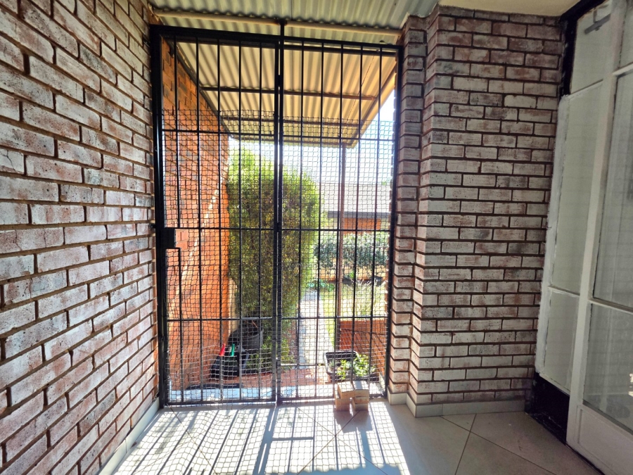 3 Bedroom Property for Sale in La Montagne Gauteng
