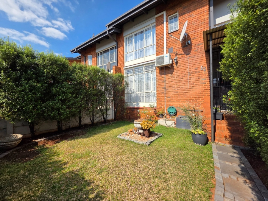 3 Bedroom Property for Sale in La Montagne Gauteng