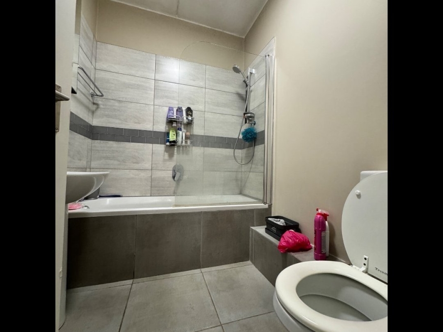 2 Bedroom Property for Sale in Vorna Valley Gauteng