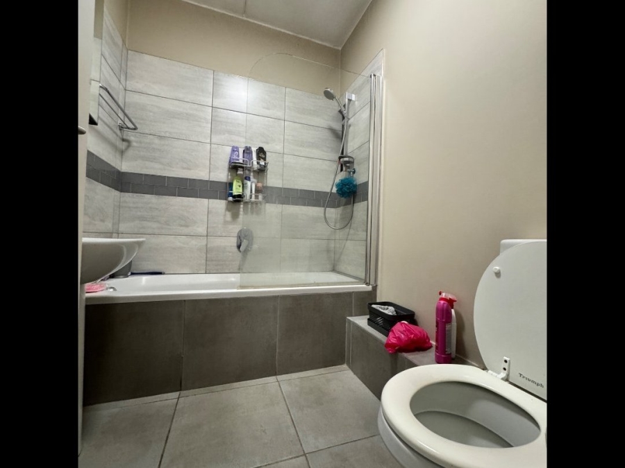 2 Bedroom Property for Sale in Vorna Valley Gauteng