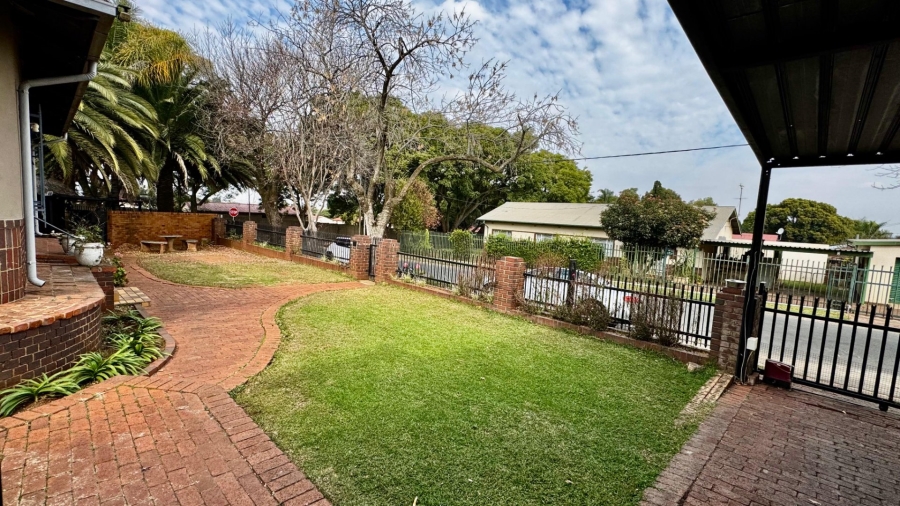 5 Bedroom Property for Sale in Valhalla Gauteng