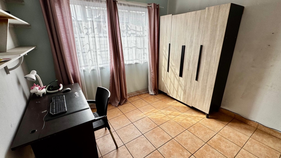 5 Bedroom Property for Sale in Valhalla Gauteng