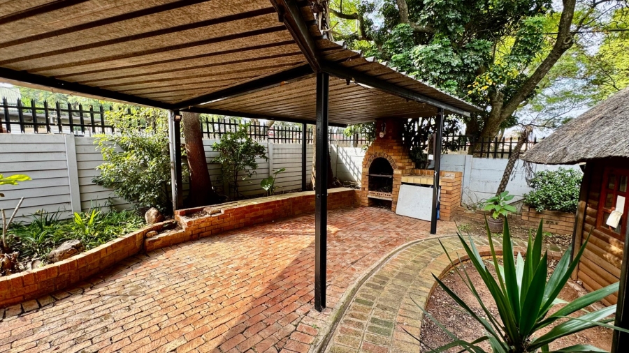 5 Bedroom Property for Sale in Valhalla Gauteng