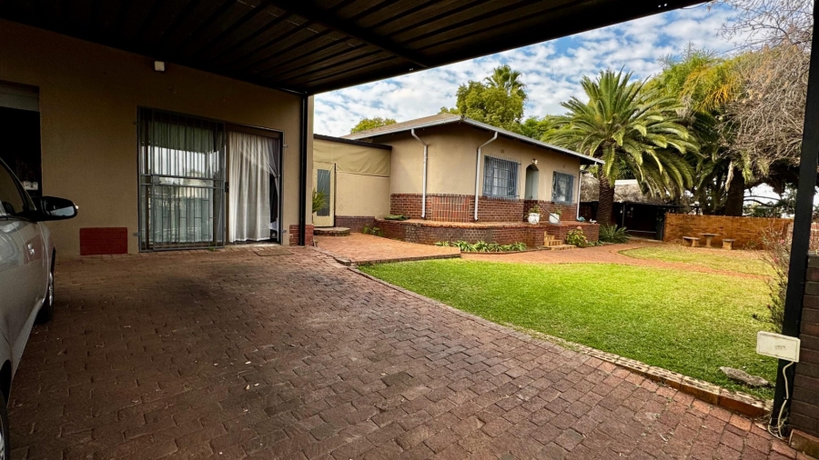 5 Bedroom Property for Sale in Valhalla Gauteng