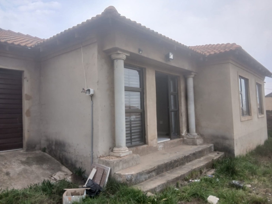 3 Bedroom Property for Sale in Mohlakeng Gauteng