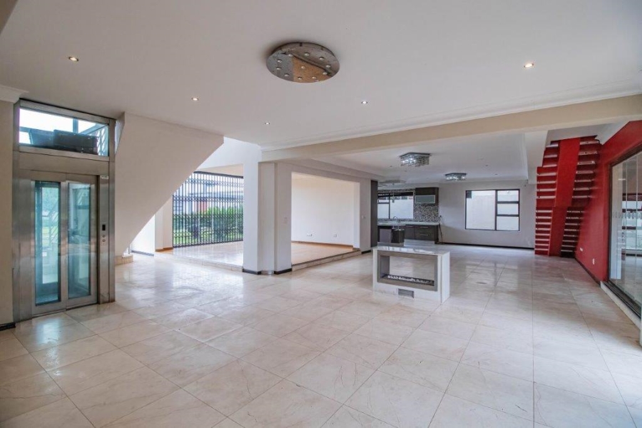 7 Bedroom Property for Sale in Serengeti Lifestyle Estate Gauteng