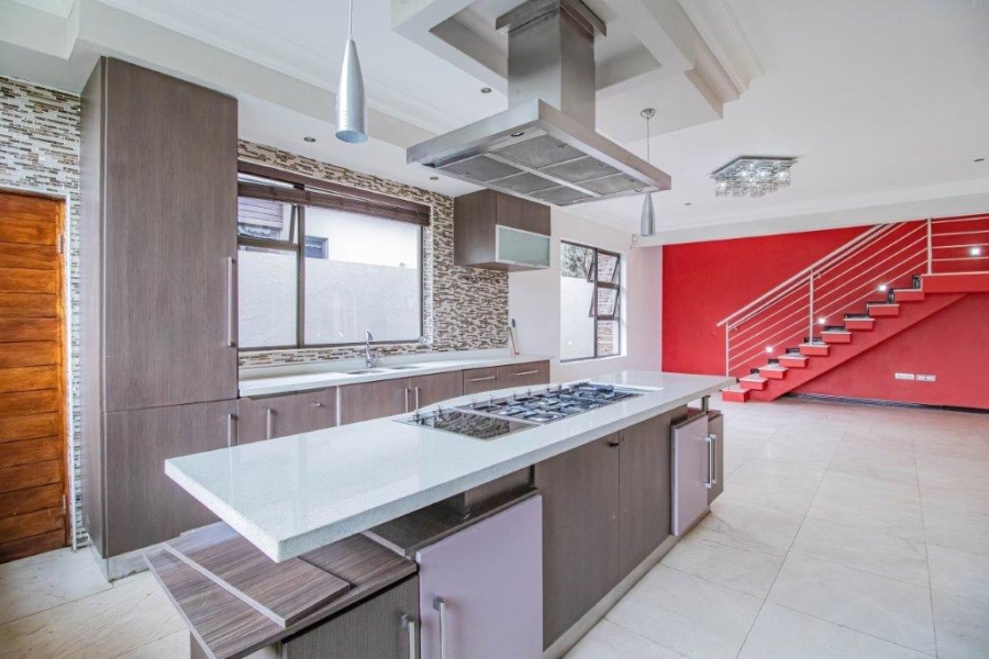 7 Bedroom Property for Sale in Serengeti Lifestyle Estate Gauteng