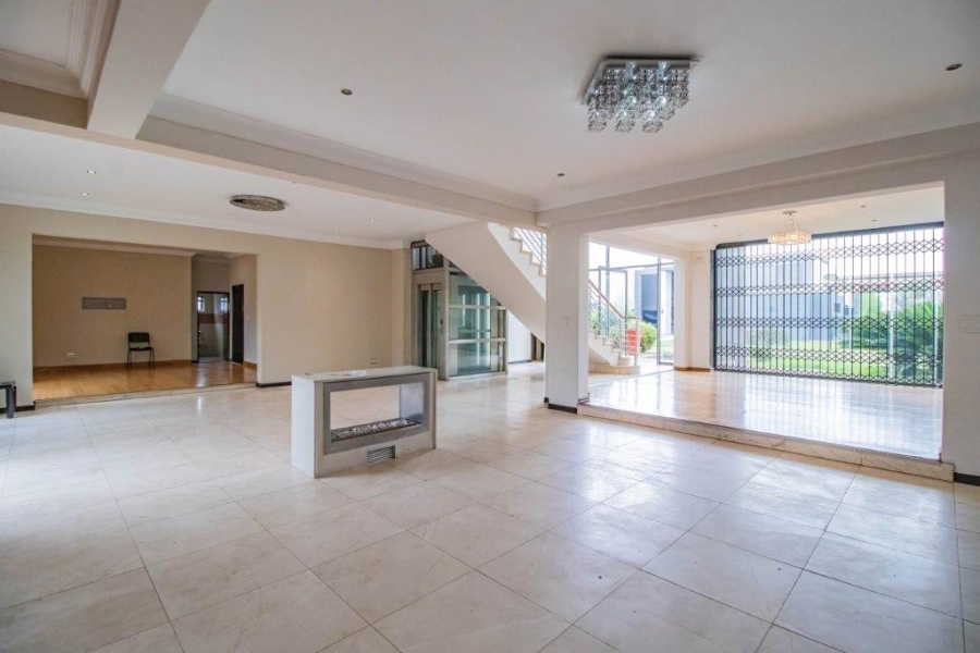 7 Bedroom Property for Sale in Serengeti Lifestyle Estate Gauteng