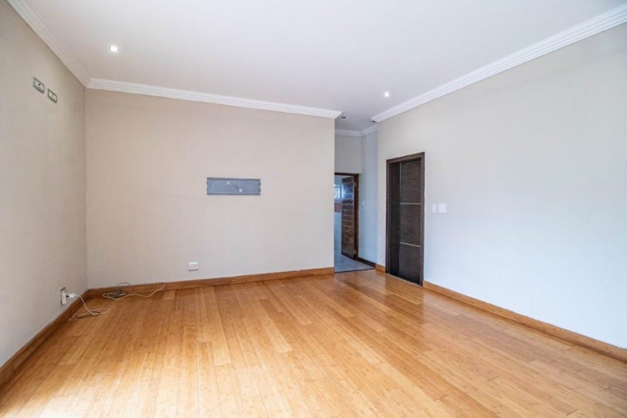 7 Bedroom Property for Sale in Serengeti Lifestyle Estate Gauteng