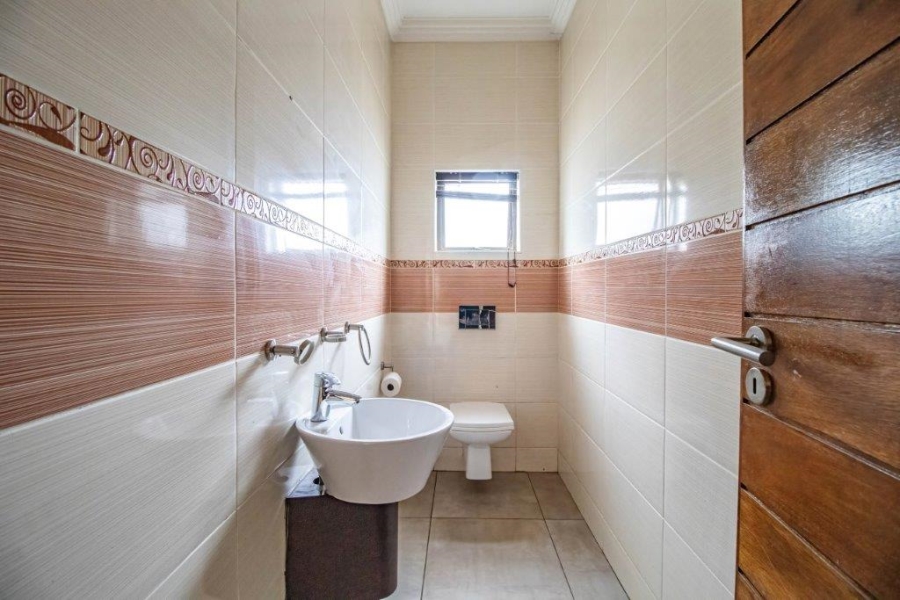 7 Bedroom Property for Sale in Serengeti Lifestyle Estate Gauteng