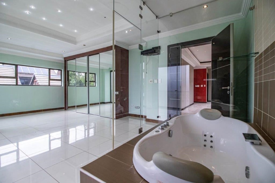 7 Bedroom Property for Sale in Serengeti Lifestyle Estate Gauteng
