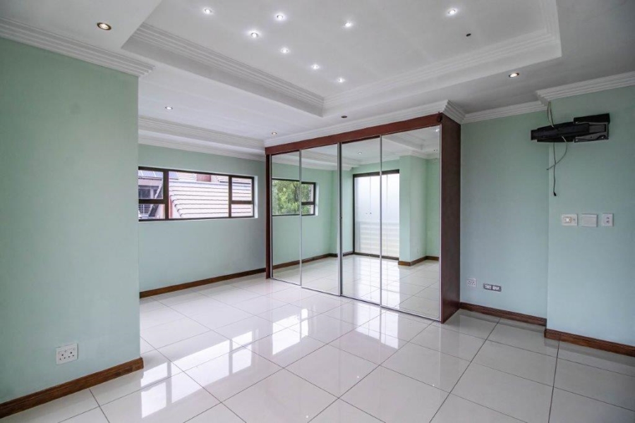 7 Bedroom Property for Sale in Serengeti Lifestyle Estate Gauteng
