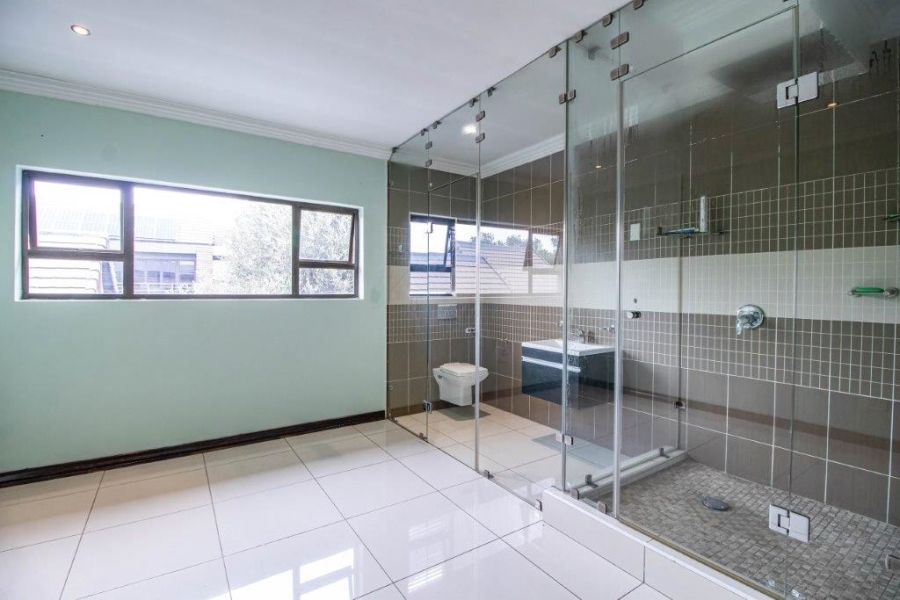 7 Bedroom Property for Sale in Serengeti Lifestyle Estate Gauteng