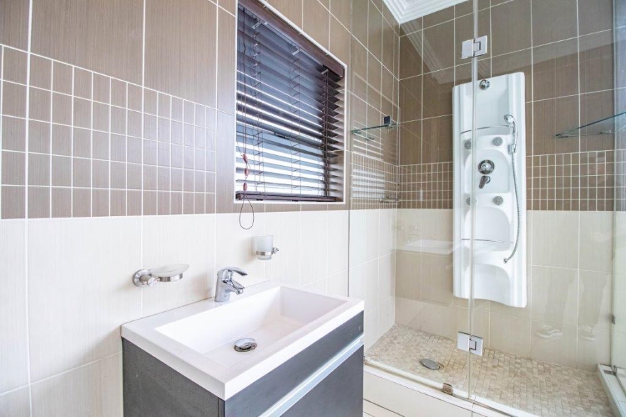 7 Bedroom Property for Sale in Serengeti Lifestyle Estate Gauteng