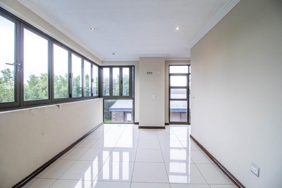 7 Bedroom Property for Sale in Serengeti Lifestyle Estate Gauteng