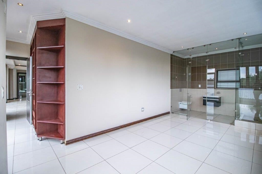 7 Bedroom Property for Sale in Serengeti Lifestyle Estate Gauteng