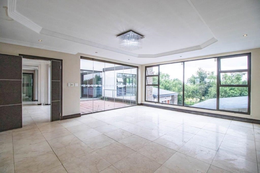 7 Bedroom Property for Sale in Serengeti Lifestyle Estate Gauteng