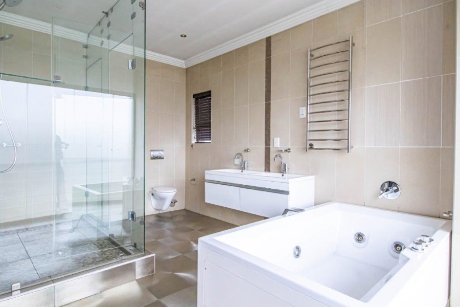 7 Bedroom Property for Sale in Serengeti Lifestyle Estate Gauteng