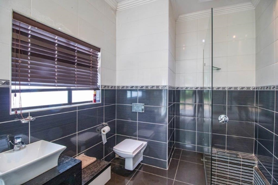 7 Bedroom Property for Sale in Serengeti Lifestyle Estate Gauteng