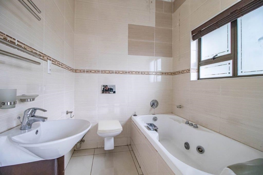 7 Bedroom Property for Sale in Serengeti Lifestyle Estate Gauteng