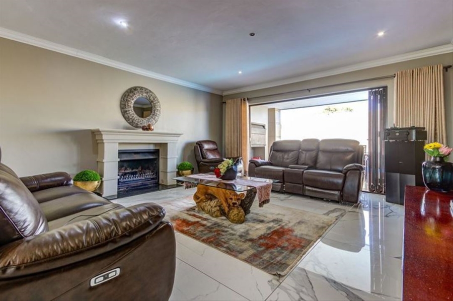 4 Bedroom Property for Sale in Parkrand Gauteng