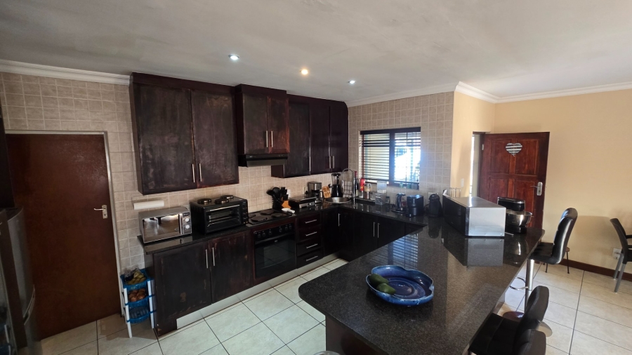 3 Bedroom Property for Sale in Thatchfield Glen Gauteng