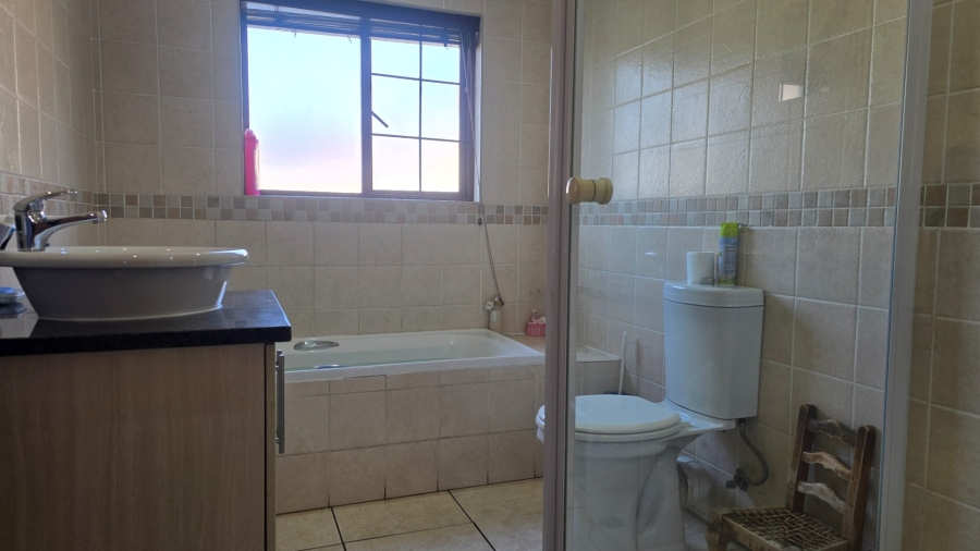 3 Bedroom Property for Sale in Thatchfield Glen Gauteng
