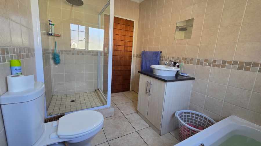3 Bedroom Property for Sale in Thatchfield Glen Gauteng
