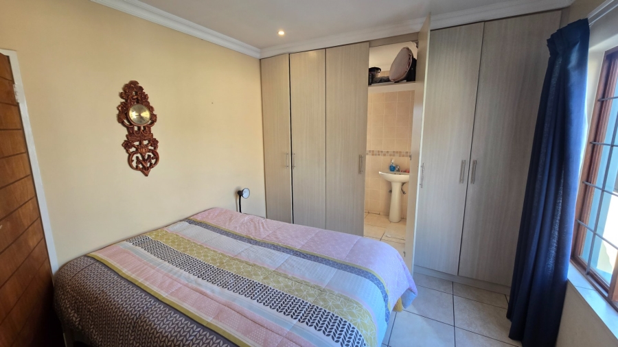 3 Bedroom Property for Sale in Thatchfield Glen Gauteng