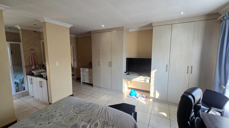 3 Bedroom Property for Sale in Thatchfield Glen Gauteng