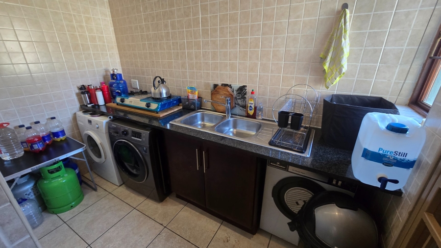 3 Bedroom Property for Sale in Thatchfield Glen Gauteng